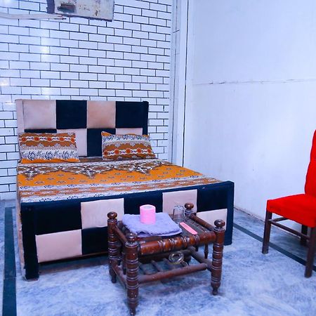 New Taj Family Hotel Lahore Esterno foto
