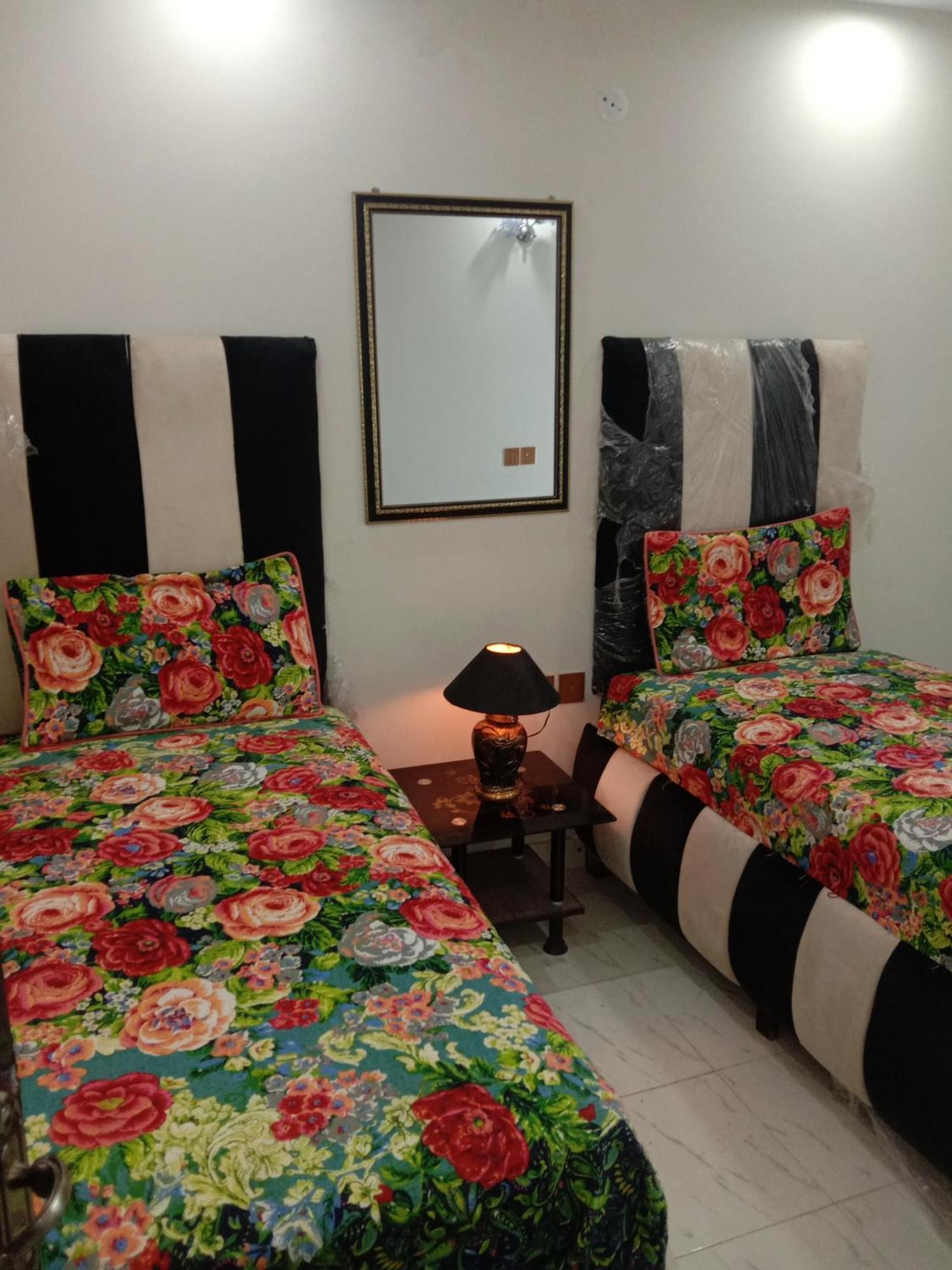 New Taj Family Hotel Lahore Esterno foto