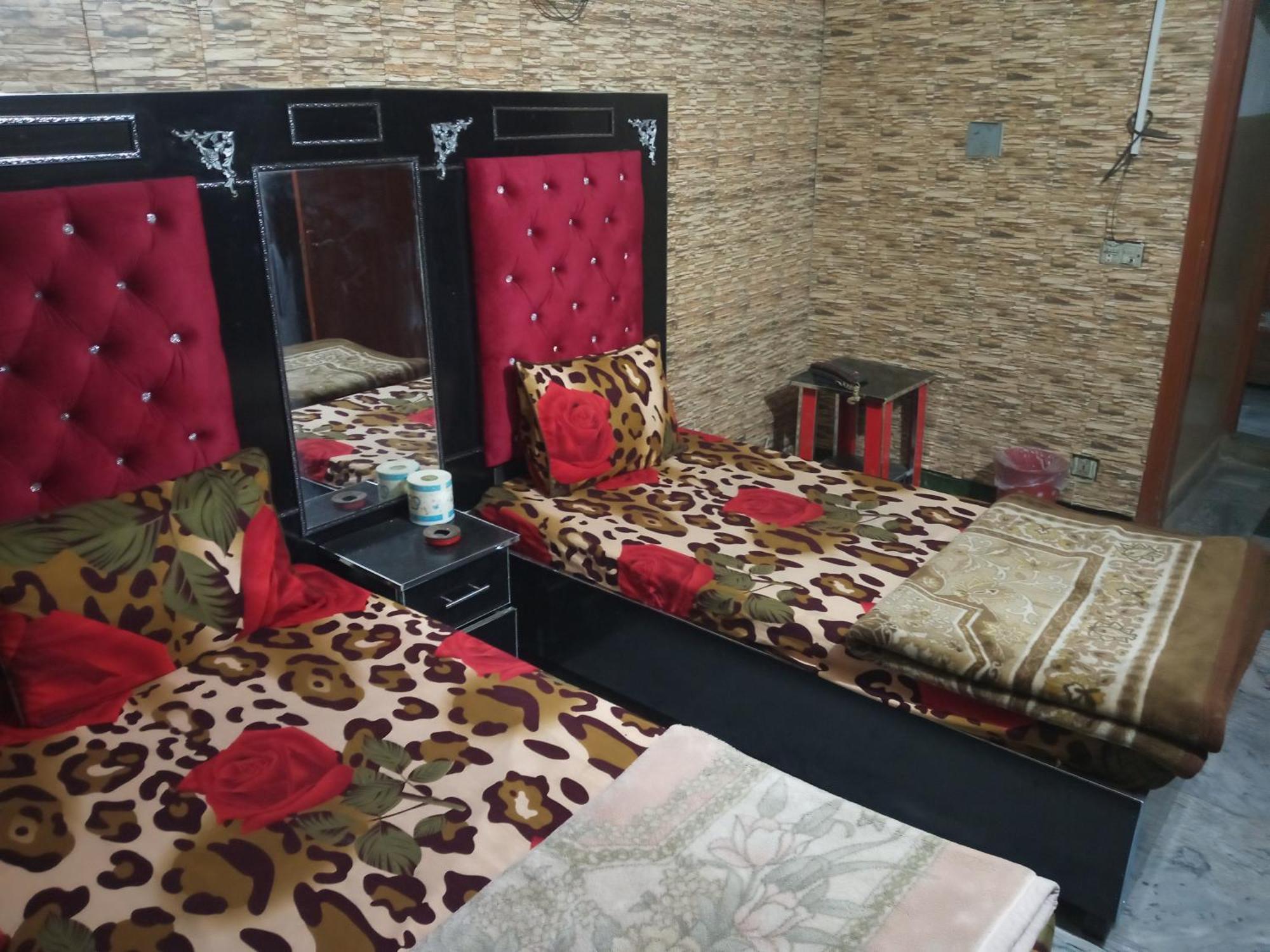 New Taj Family Hotel Lahore Esterno foto